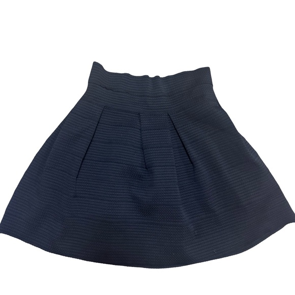 H&M Black Circle Skirt Size Large Flared Silhouette Chic Versatile Women’s Style - Picture 1 of 7